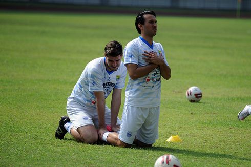 Respons Positif Ezra Walian dalam Sesi Latihan Perdananya Bersama Persib