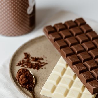 Cokelat bisa meningkatkan fungsi kognitif tubuh.