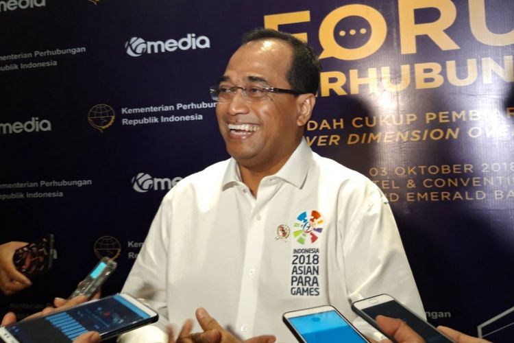 Menteri Perhubungan Budi Karya Sumadi ketika memberikan keternagan kepada awak media selepas acara Forum Perhubungan di Jakarta, Rabu (3/10/2018).