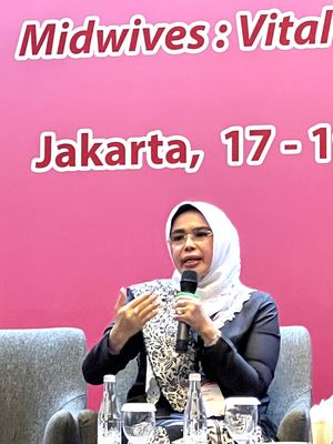 Ketua Ikatan Bidan Indonesia, Dr. Ade Jubaedah, dalam acara Pertemuan Ilmiah Tahunan IBI di Jakarta (17/10/2024).
