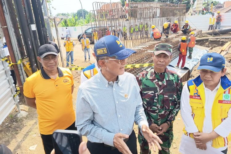 Menteri PU Targetkan Peninggian Jembatan Buk Wedi Pasuruan Rampung Sebelum Libur Nataru