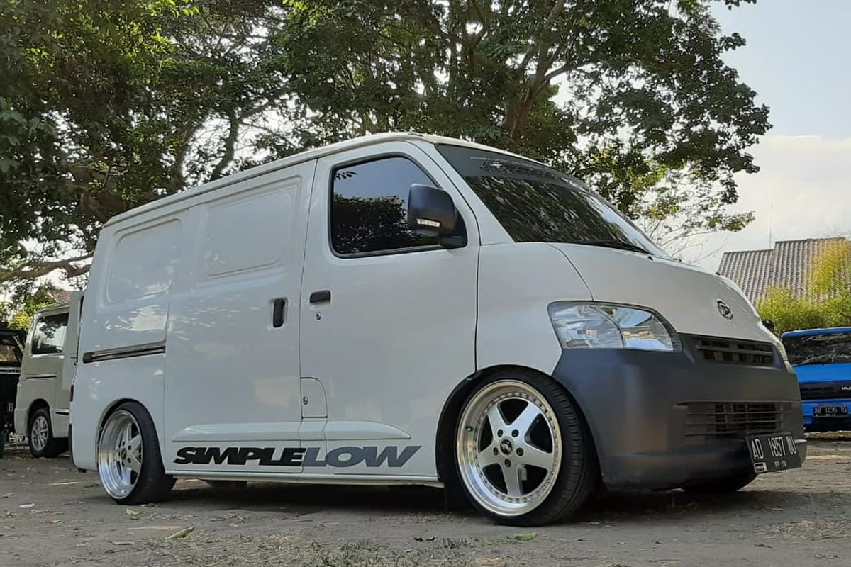 Modifikasi Daihatsu Gran Max dengan Konsep Stance.