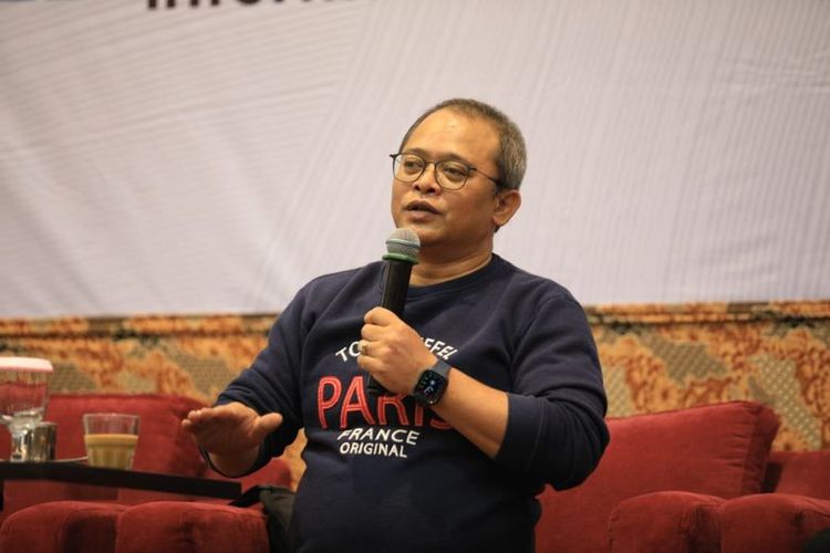 Staf Khusus Menteri Agama Bidang Media dan Komunikasi Publik Wibowo Prasetyo mengatakan, pemasangan chatra sempurnakan Keagungan Candi Borobudur.