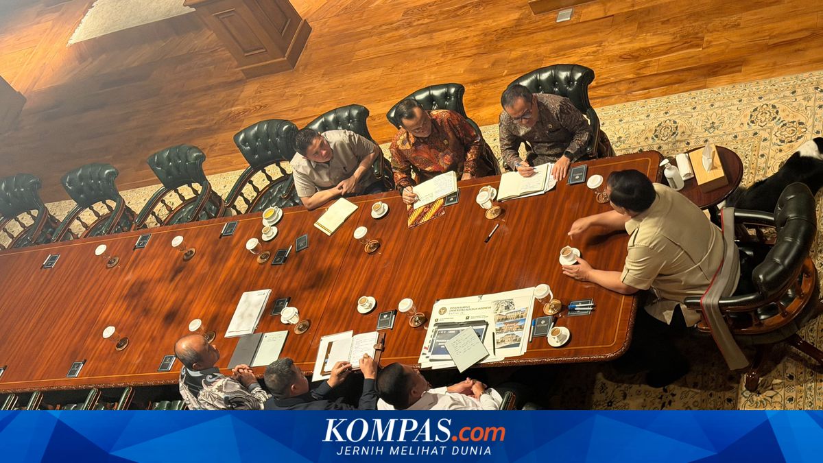 Prabowo Reviews URI Leadership Program and Campus Development Progress