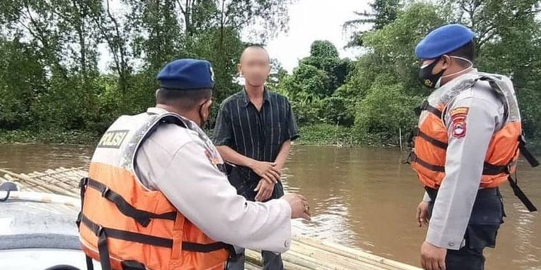 Kalimantan Locals Attempt Feats of Voyaging to Java