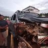 Yaris Tabrak Belakang Bus, Ingat Jaga Jarak Aman Saat di Jalan Tol