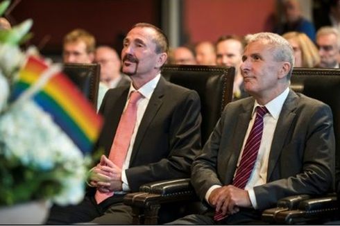 Menyaksikan Pernikahan Resmi Pertama Kaum Gay di Jerman... 