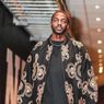 Pebasket NBA Justin Holiday Kenakan Batik Indonesia