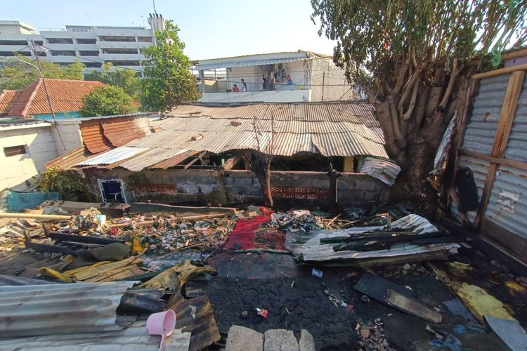 Lokasi kebakaran yang menimpa tiga bangunan di Jatinegara, Jakarta Timur, Selasa (12/9/2023) sore.