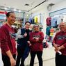 Kunjungi Mal di Pekanbaru, Jokowi Beli Sweater Produk Lokal Merek Hammer 