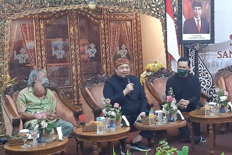 Menteri Koordinator Bidang Perekonomian Airlangga Hartarto dalam acara Srawung Sanak Mangkunegaran di Solo, Jawa Tengah, Jumat (16/9/2022).