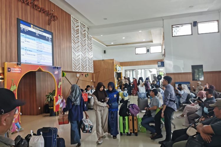 Pernah ke Stasiun Kutoarjo di Purworejo, Jawa Tengah? Stasiun ini dilengkapi beragam fasilitas, termasuk tiket kereta api bersubsidi. Berapa harganya?