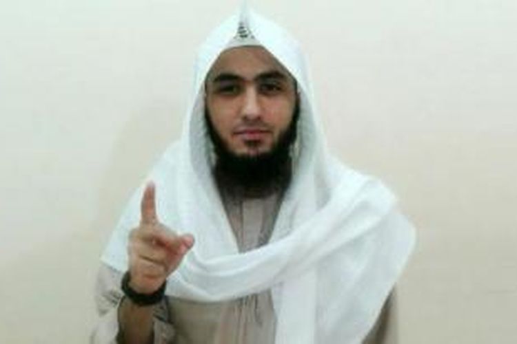 Aparat keamanan Kuwait mengatakan pelaku bom bunuh diri di sebuah masjid Syiah di negeri itu adalah Fahd Suliman Abdul-Muhsen al-Qabaa seorang warga Arab Saudi.