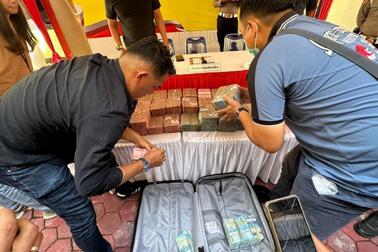 Jaringan Narkoba Dikendalikan dari Malaysia Dibongkar di Pontianak, Omzet Rp 3,8 Miliar dalam 2 Hari