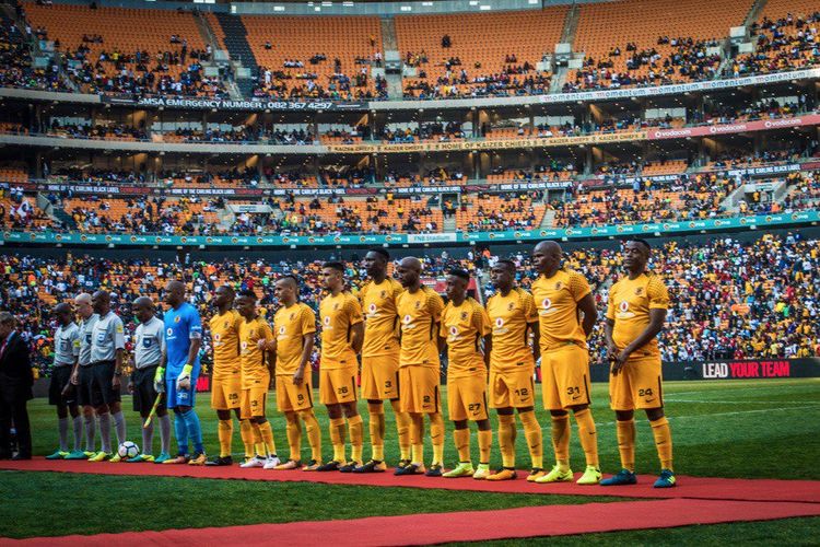 Para pemain Kaizer Chiefs sebelum menjalani laga melawan Orlando Pirates di Stadion Johannesburg, Sabtu (29/7/2017).