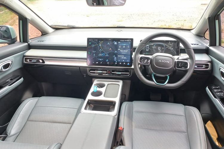 Interior GAC Aion Y Plus