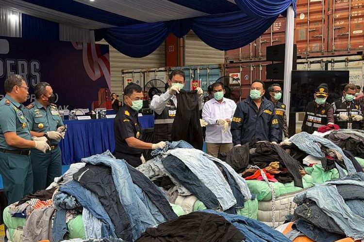 Bea Cukai Bongkar Peredaran Pakaian Bekas Ilegal Rp 53,9 Miliar di Jakarta dan Kalimantan