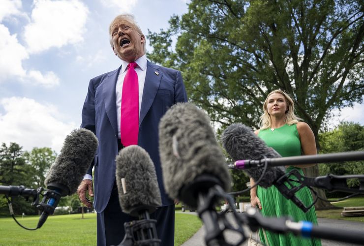 Trump Sebut Impor Robot Industri Ancam Keamanan Nasional 