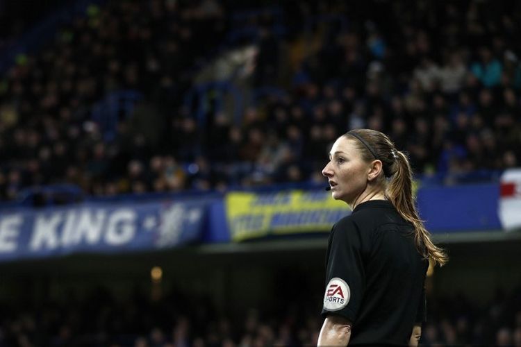 Asisten wasit Sian Massey-Ellis menjadi hakim garis pada pertandingan Chelsea vs Southampton, 16 Desember 2017. Massey-Ellis akan menjadi hakim garis pada Community Shield 2019. 