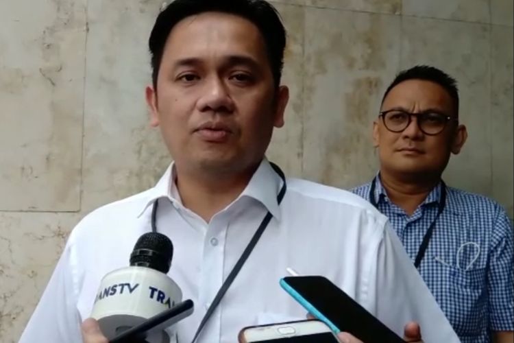 Pengacara Farhat Abbas mendatangi Ditreskrimum Polda Metro Jaya untuk memberikan klarifikasi sebagai saksi pada Selasa (23/4/2019). 