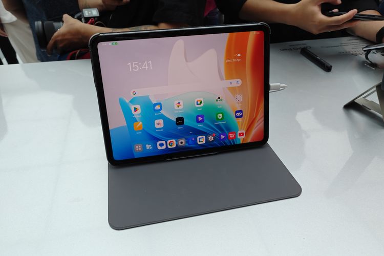 Desain dan tampilan Oppo Pad Neo.