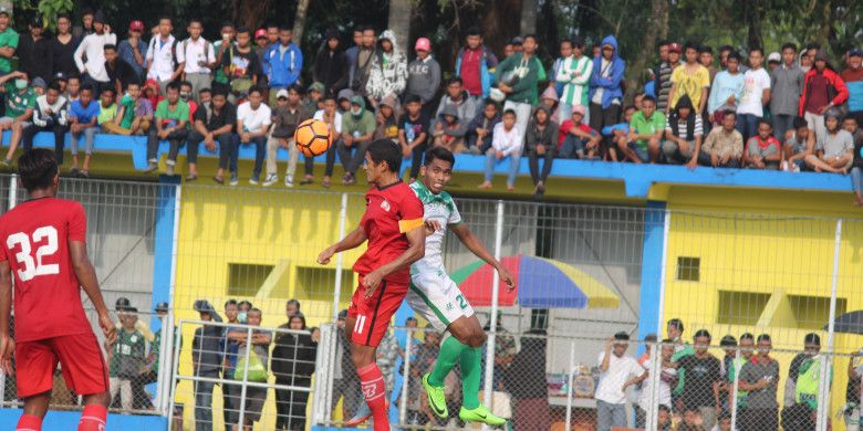 PSMS Medan melakoni uji coba melawan Semen Padang di Stadion Baharoeddin Siregar, Selasa (27/2/2018). 