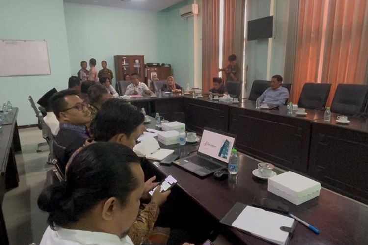Sengkarut Kredit Nenek Ngatini: Bank Jombang Hapus Denda, Komisi B Janji Mengawal