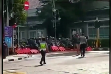 Pengendara Motor Nekat Terobos Blokade Jalan, Ini Penjelasan Dishub Kota Bandung