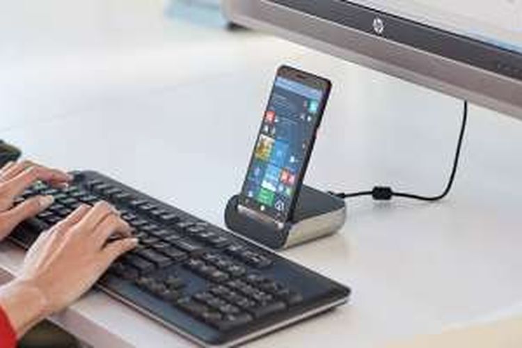 Berkat fitur Continuum, HP Elite x3 bisa disulap menjadi komputer mini