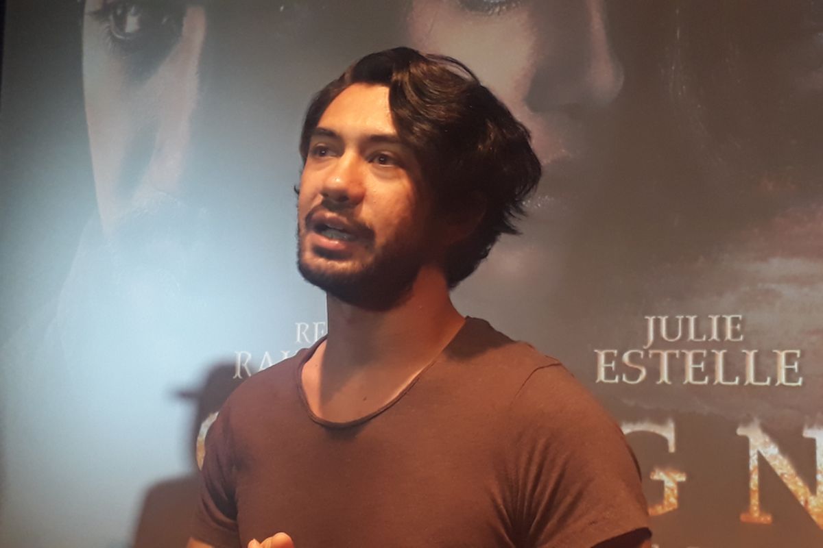 Reza Rahadian sedang membahas soal film terbarunya yang berjudul Gerbang Neraka di XXI Plaza Indonesia, Jakarta Pusat, Senin (21/8/2017).