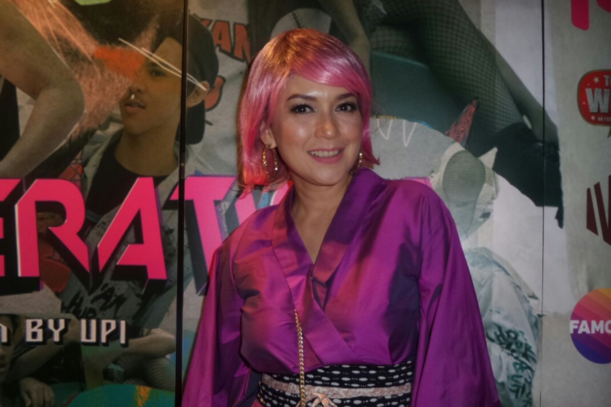 Artis peran Ira Wibowo dalam gala premier film My Generation di XXI Epicentrum, Rasuna Said, Jakarta Selatan, Kamis (2/11/2017).