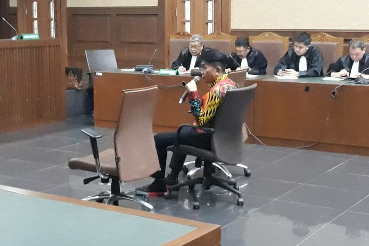 Ahli hukum pidana dari Universitas Bhayangkara Surabaya Solehudin saat memberikan keterangan sebagai ahli di Pengadilan Tindak Pidana Korupsi Jakarta, Senin (4/3/2019).