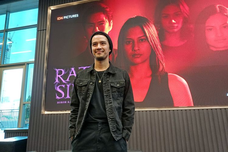 Morgan Oey main dalam jumpa pers film Ratu Sihir di Gatot Subroto, Jakarta Selatan, Senin (20/11/2023).