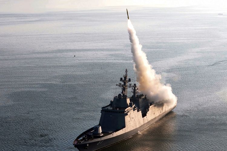 Korut Luncurkan Rudal Balistik ke Laut Kuning, 3 Negara Siaga