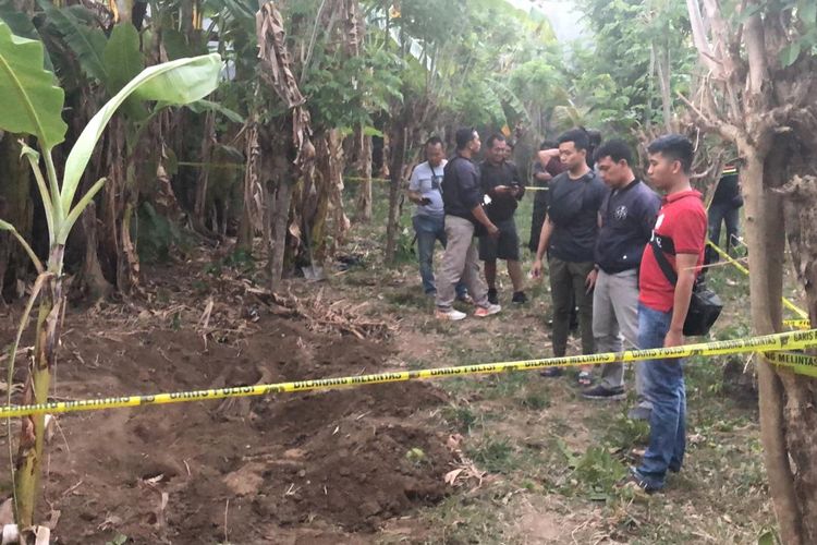 Lokasi kuburan dugaan korban pembunuhan yang dilakukan pelaku bunuh diri Wayan Sutarsa, diJalan Segara Madu, Tuban, Badung, Bali, Sabtu (21/9/2019)  