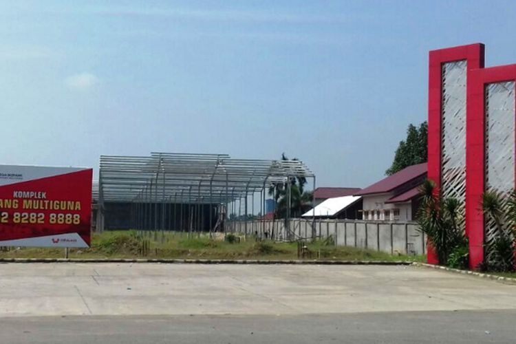 Komplek pergudangan eksklusif Wira Logistic Centre di Jalan Raya Tanjung Morawa, Sumatera Utara, dekat dengan pintu tol Tanjung Morawa dan Bandara Kuala Namu, Senin (20/3/2017).