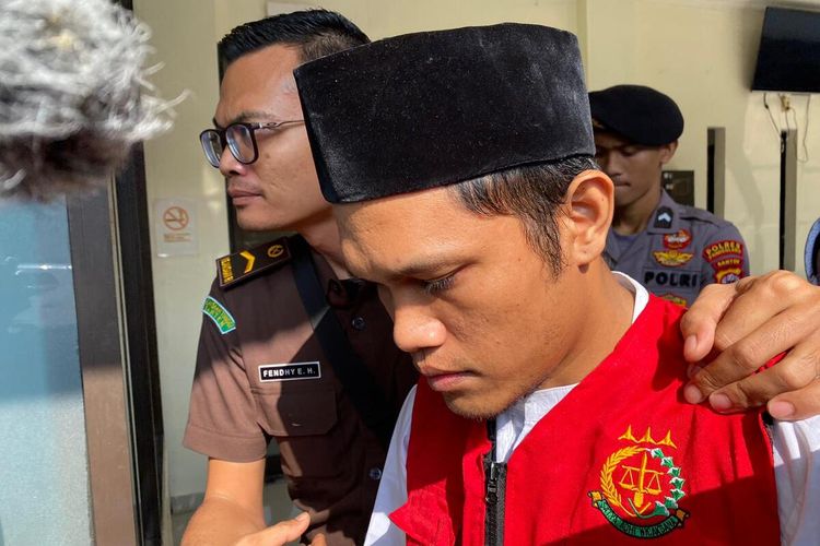 Sunendi, peburu badak di TNUK divonis enam tahun penjara dalam sidang vonis di PN Pandeglang, Rabu (4/6/2024).