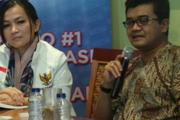 Pakar psikologi forensik Reza Indragiri Amriel, kanan, dalam sebuah diskusi di Jakarta.