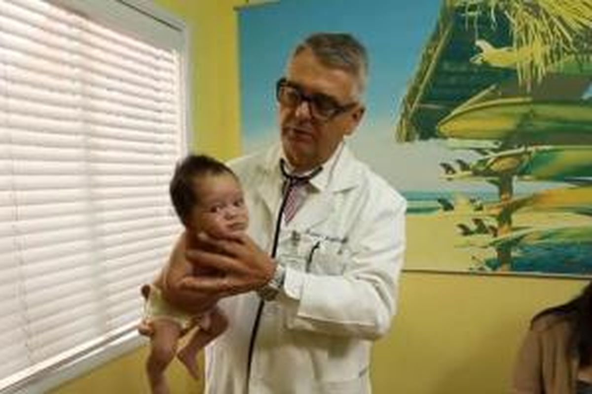 Teknik menggendong bayi yang diperkenalkan oleh seorang dokter Robert Hamilton. 
