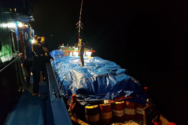 Kapal KM BT 1 GT 33 Bendera Indonesia, yang ditegah sekitar pukul 20.56 WIB di sekitar perairan Pulau Pandang Sumut, membawa ballpress sekitar 430 bale, tanpa dilindungi dokumen manifes kapal.