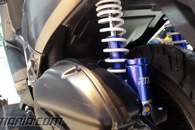 Shockbreaker RTX pada Yamaha NMAX edisi terbatas