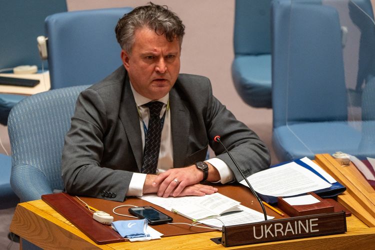 Duta Besar Ukraina untuk PBB, Sergiy Kyslytsya, saat berbicara dalam rapat darurat Dewan Keamanan PBB untuk membahas invasi Rusia ke Ukraina, di markas PBB, New York, Rabu (23/2/2022).
