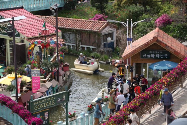 Tempat wisata kebugaran di Korea Selatan bernama Pocheon Herb Island.