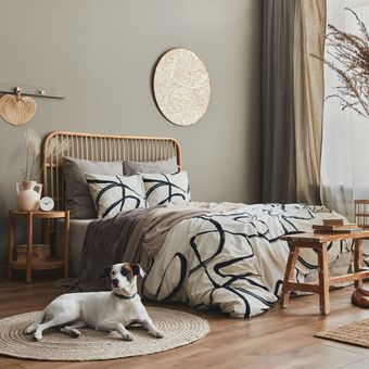 Ilustrasi kamar tidur warna beige. 