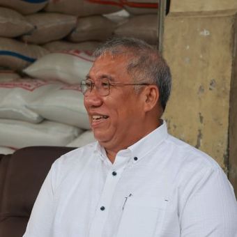 Direktur Utama (Dirut) Perusahaan Umum Badan Urusan Logistik (Perum Bulog) Bayu Krisnamurthi mengimbau masyarakat agar tak khawatir akan kenaikan harga dan stok beras.