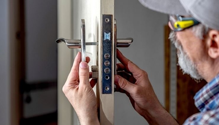 Cara Mengganti Kunci Pintu Rumah dengan Benar
