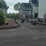 Gerbang Kantor DPRD Nunukan Rusak, Puluhan ABG Masuk Tanpa Izin untuk Arena Balap Liar
