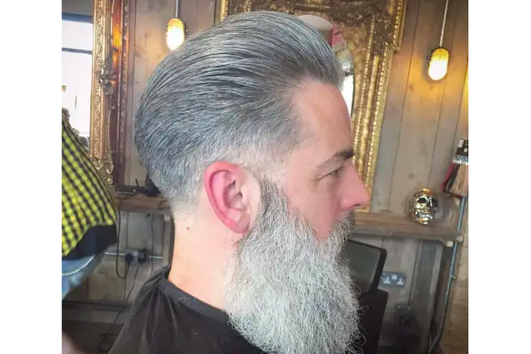Inspirasi Gaya Rambut Pria yang Cocok untuk Usia di Atas 50 Tahun