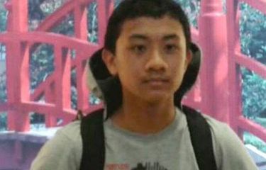 Akseyna Ahad Dori alias Ace, mahasiswa Universitas Indonesia yang ditemukan meninggal dunia di Danau Kenanga, Kampus UI Depok, 26 Maret 2015, akibat pembunuhan.