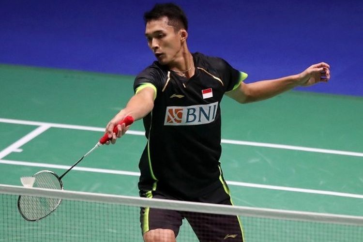 Pebulu tangkis Indonesia, Jonatan Christie, bertanding melawan wakil Thailand, Kunlavut Vitidsarn, pada laga perdana All England 2021, Rabu (17/3/2021).